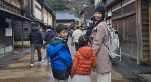 許願看雪旅遊第四天近江海鮮市場