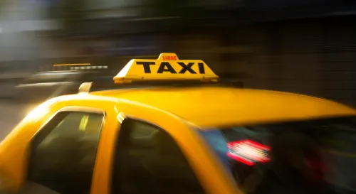 機場旅客黃先生的行程小插曲