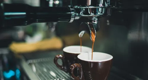 一杯大美式熱的