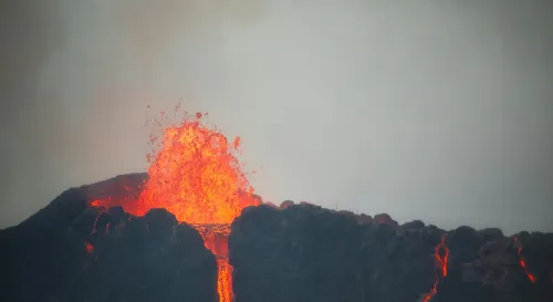 地球的怒吼：火山噴發下的生命重生與滅絕