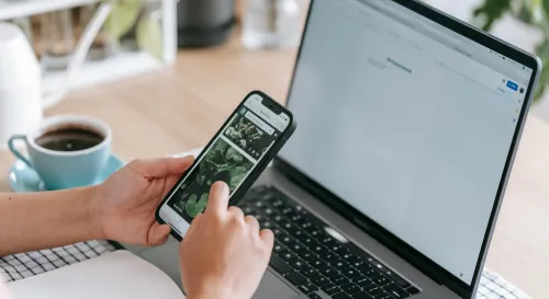 在系統更新的瞬間，工作流程如秋葉般飄零