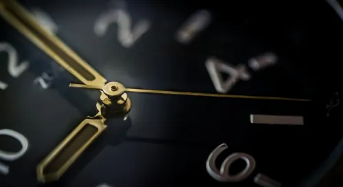 在時間的軌道上，規訓與效率的舞蹈