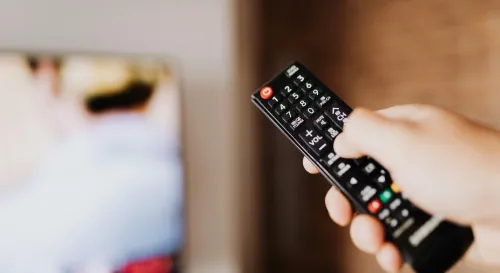 為什麼遙控器沒電拍兩下又能夠繼續用