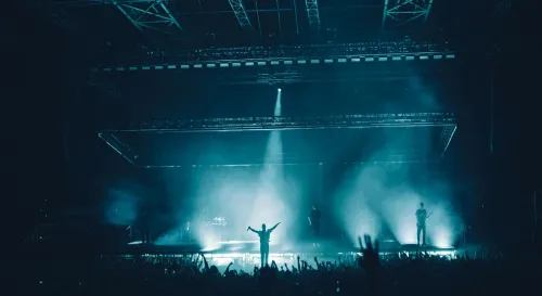 在你的人生舞台上 每一次跌倒都是為了讓你站得更穩