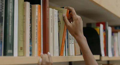 書本的重量在於打開的那一刻