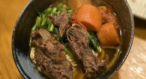 是說，這鍋牛肉真的香啊