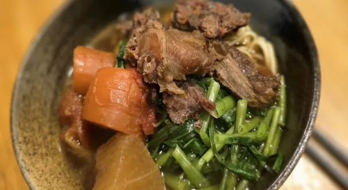 是說，這鍋牛肉真的香啊