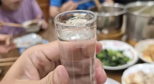 五月節的酒杯