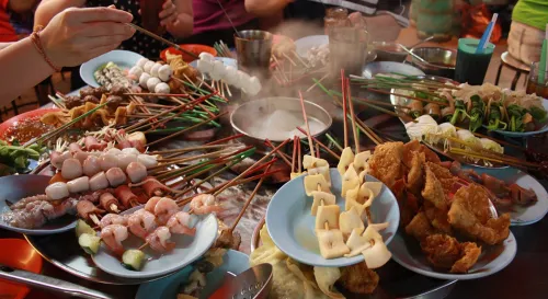 我最愛的檳城美食之一，浮羅池滑菜市場的【樂樂Lok Lok】