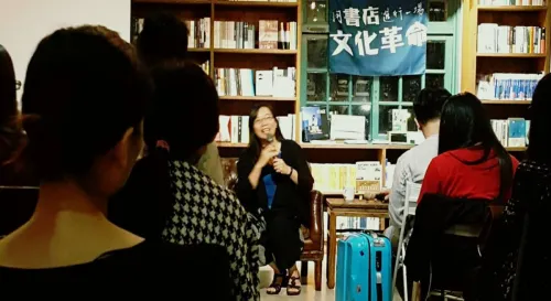 今晚到閱樂書店聽故事-FACE TAIWAN