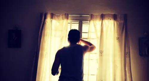 突然覺得，我的背影是挺好看的