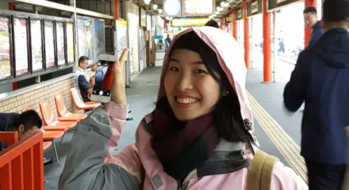 伏見稻荷，雨還下著。