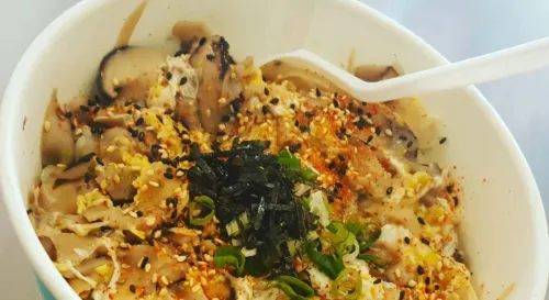 老闆，我要素菇菇丼飯。