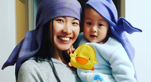 Is rainingfunny duck family.