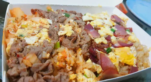 737巷，炒飯雙拼。