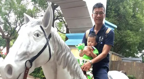 豔陽下的六福村