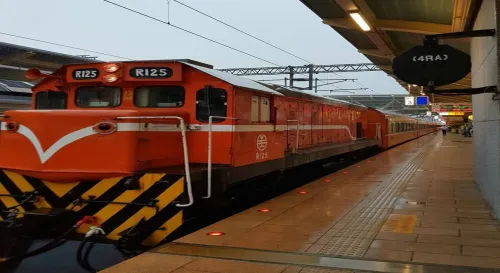 終於等到火車進站，讓人安心不少