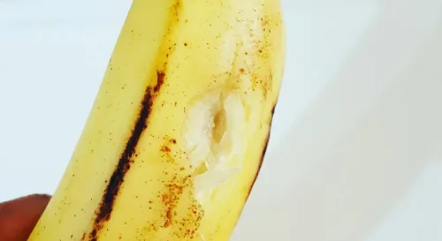 兒子吃香蕉要剝皮好嗎_