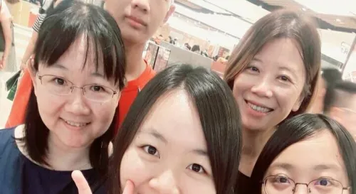 逛很飽，也吃很飽