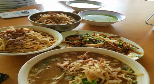 潮州車站附近的小麵館