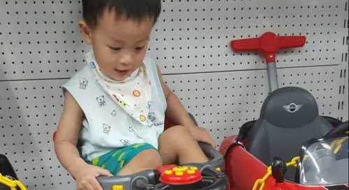 一部車特價RM229.99，附贈小5U。