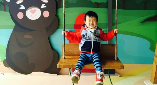 已經搖了5分鐘還不願意下來，媽咪快瘋了