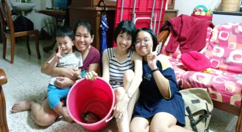 舊關直角海邊，一邊吹著海風一邊聽著海浪聲享用晚餐，好不愜意。