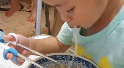 要如何才能讓3歲小童乖乖吃飯