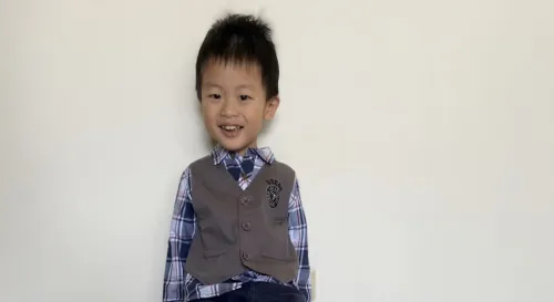 我今天帥氣十足，上學去咯！