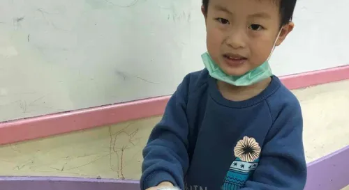 學校的雪花冰美勞，回家請爸爸媽媽吃冰