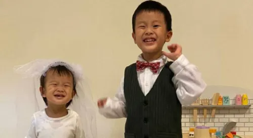 小花童練習走紅地毯