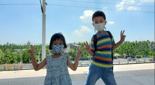 帶2隻回屏東陪爸爸吃個晚餐