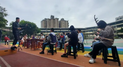 不是假日的假日