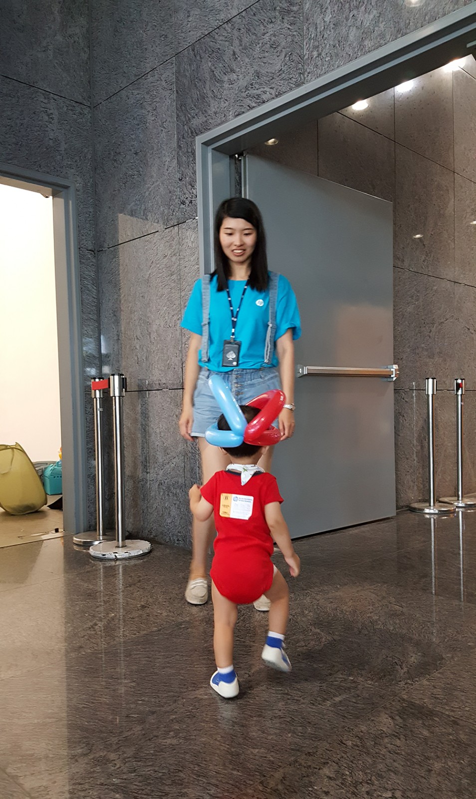 這天是Mandy公司寶寶運動會,而5U準備頂著他的新造型逛大街~ 這天是Mandy公司寶寶運動會,而5U準備頂著他的新造型逛大街~