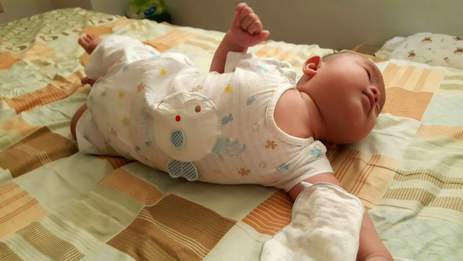 美中不足的是...只會翻一邊@@ 美中不足的是...只會翻一邊@@