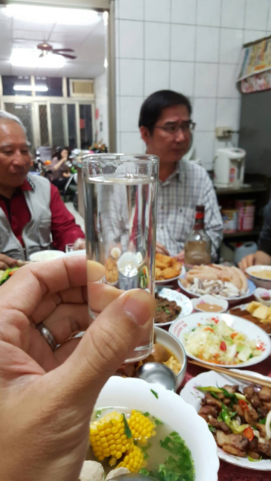 敬新的一年闔家平安。 敬新的一年闔家平安。